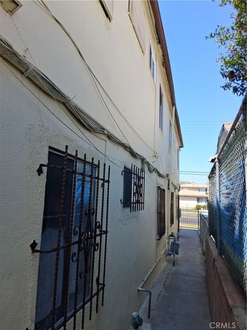 626 W Century, Los Angeles, CA 90044