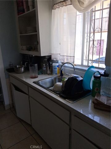 626 W Century, Los Angeles, CA 90044