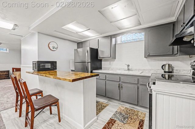 37635 Maas Drive, Sterling Heights, MI 48312