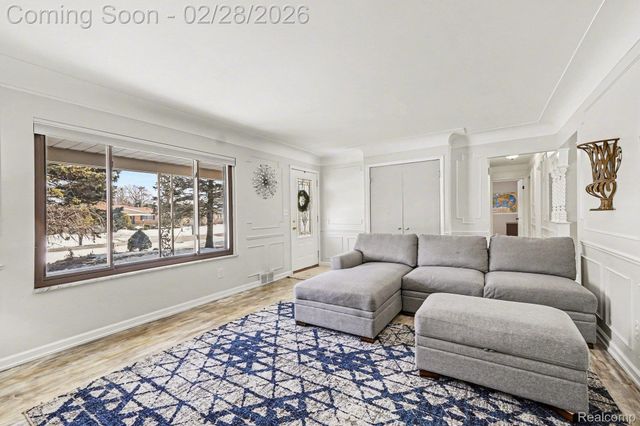 37635 Maas Drive, Sterling Heights, MI 48312