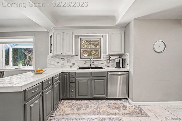 37635 Maas Drive, Sterling Heights, MI 48312