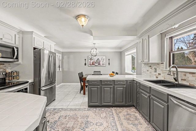 37635 Maas Drive, Sterling Heights, MI 48312