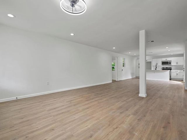 5823 Pershing Street, Houston, TX 77033