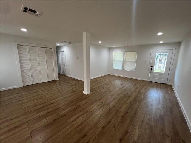 5823 Pershing Street, Houston, TX 77033