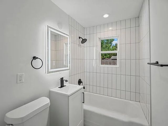 5823 Pershing Street, Houston, TX 77033