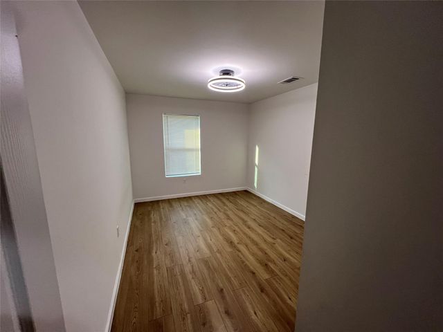 5823 Pershing Street, Houston, TX 77033