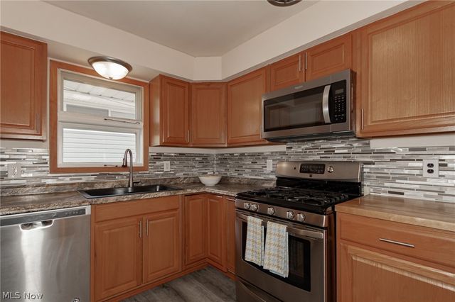 2784 Burden Drive, Parma, OH 44134