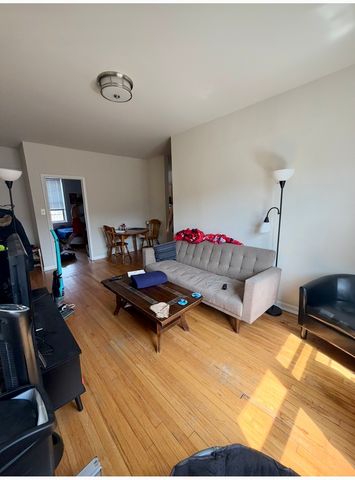 732 W Roscoe Street 3N, Chicago, IL 60657