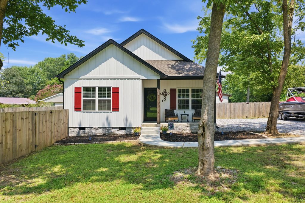 31 Honey Ln, Estill Springs, TN 37330