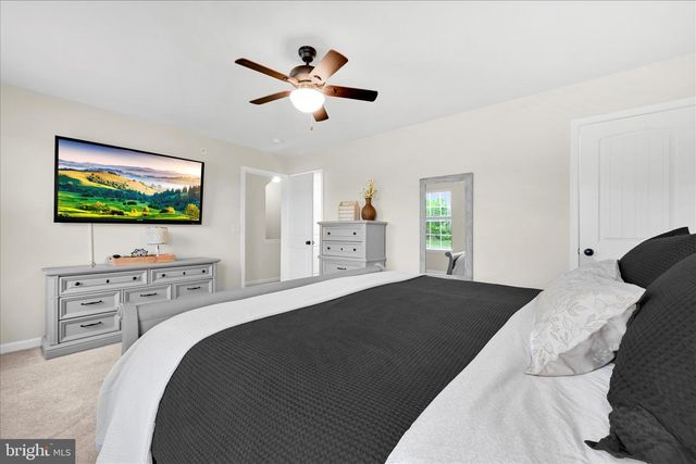 858 BYLER CIR, Lebanon, PA 17042
