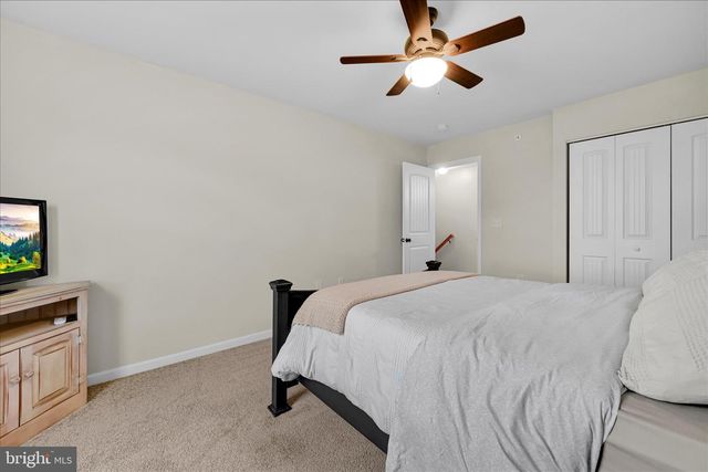 858 BYLER CIR, Lebanon, PA 17042