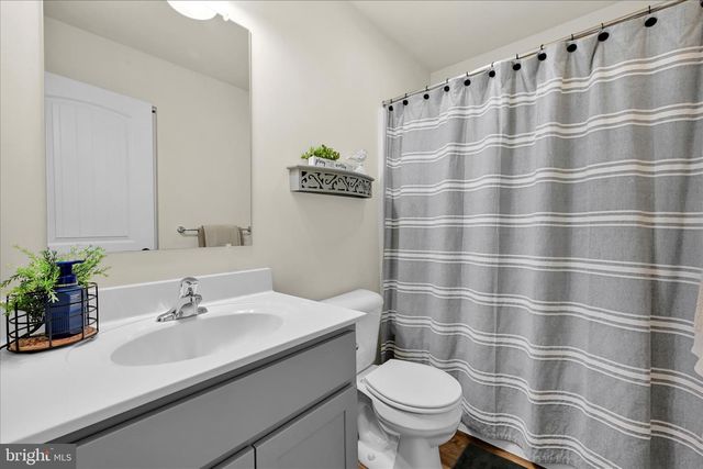 858 BYLER CIR, Lebanon, PA 17042