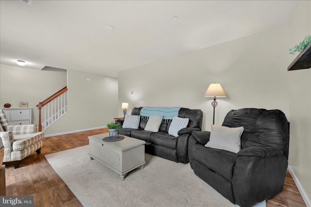 858 BYLER CIR, Lebanon, PA 17042