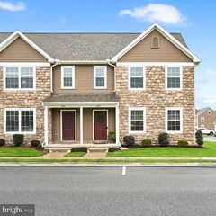 858 BYLER CIR, Lebanon, PA 17042