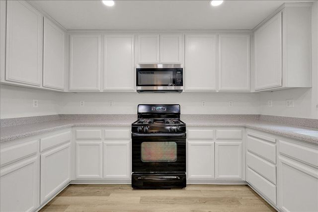 1119 John Wayne Dr, Yuba City, CA 95991