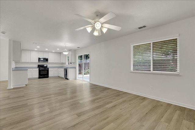 1119 John Wayne Dr, Yuba City, CA 95991