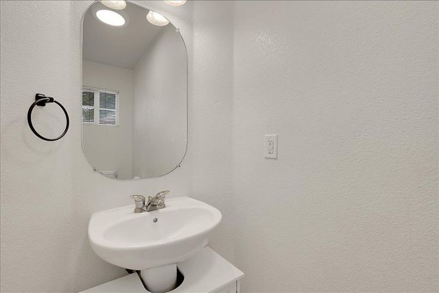 1119 John Wayne Dr, Yuba City, CA 95991