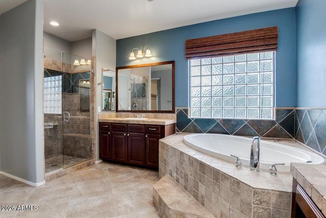 2725 E GRAND CANYON Drive, Chandler, AZ 85249