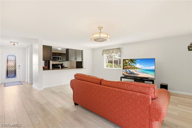 5242 32nd AVE SW, Naples, FL 34116