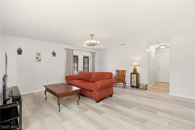 5242 32nd AVE SW, Naples, FL 34116