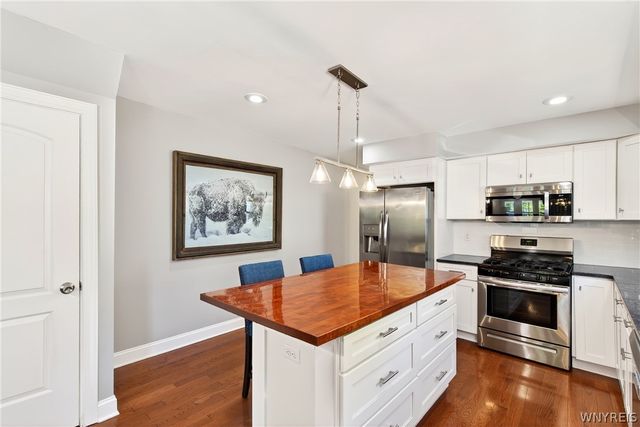 36 Abbottsford Place, Buffalo, NY 14213