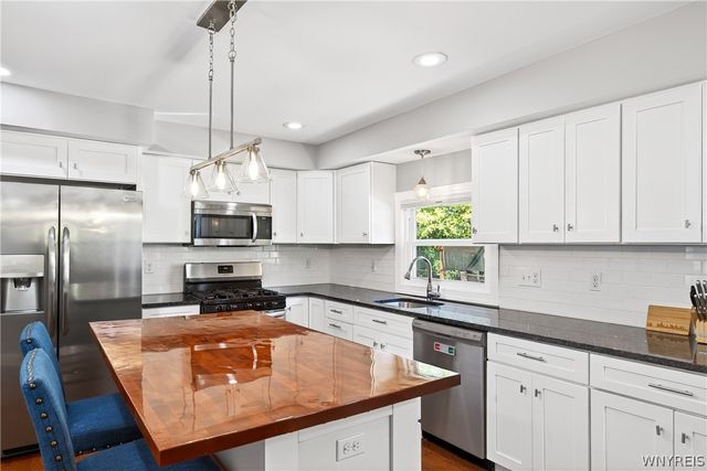 36 Abbottsford Place, Buffalo, NY 14213