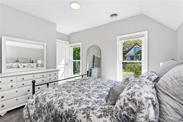 36 Abbottsford Place, Buffalo, NY 14213