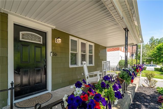 36 Abbottsford Place, Buffalo, NY 14213