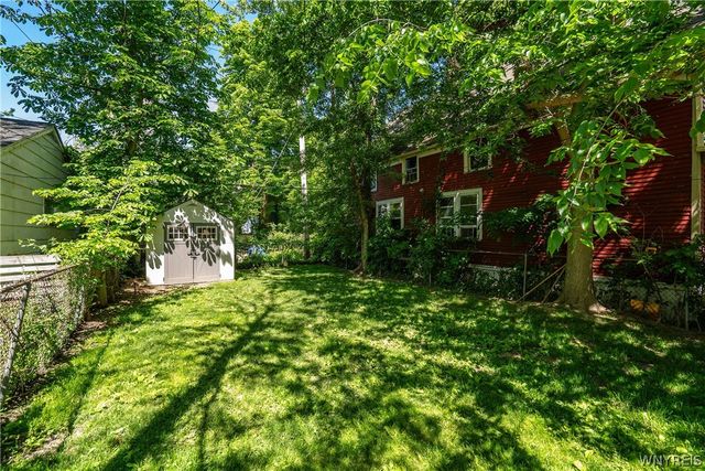 36 Abbottsford Place, Buffalo, NY 14213