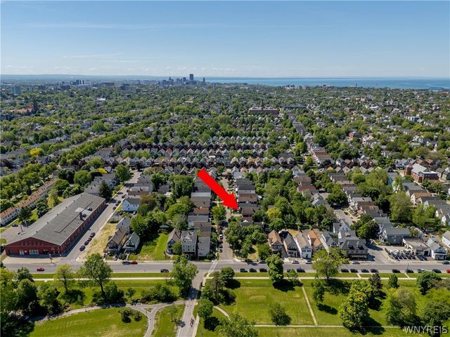 36 Abbottsford Place, Buffalo, NY 14213