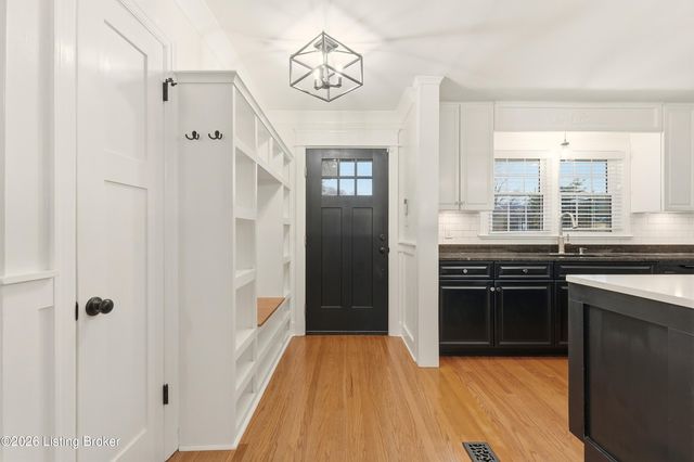 4402 Rudy Ln, Louisville, KY 40207