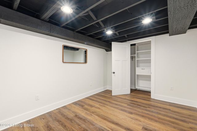 4402 Rudy Ln, Louisville, KY 40207