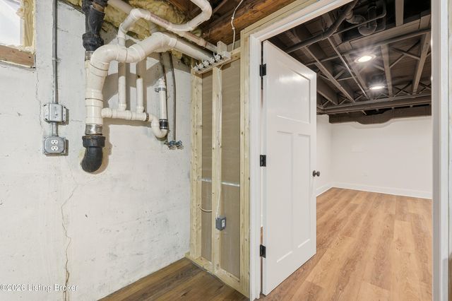 4402 Rudy Ln, Louisville, KY 40207