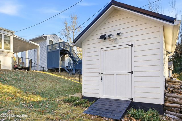 4402 Rudy Ln, Louisville, KY 40207