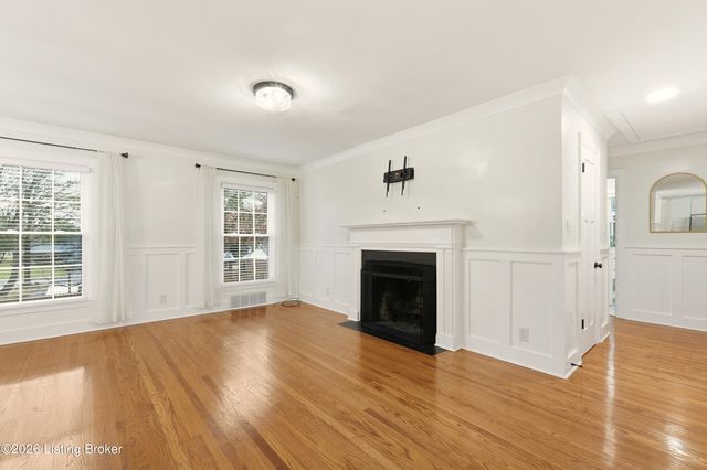 4402 Rudy Ln, Louisville, KY 40207