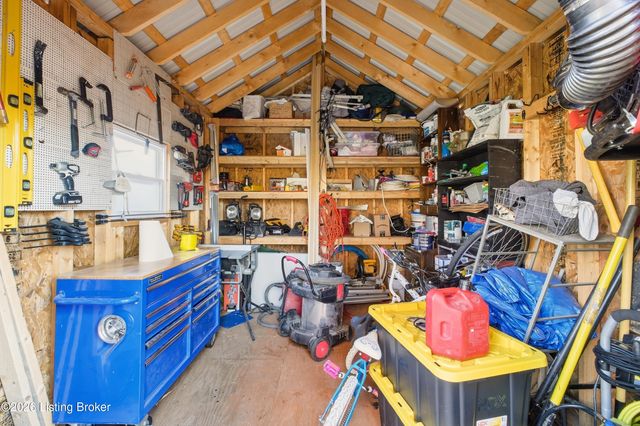 4402 Rudy Ln, Louisville, KY 40207