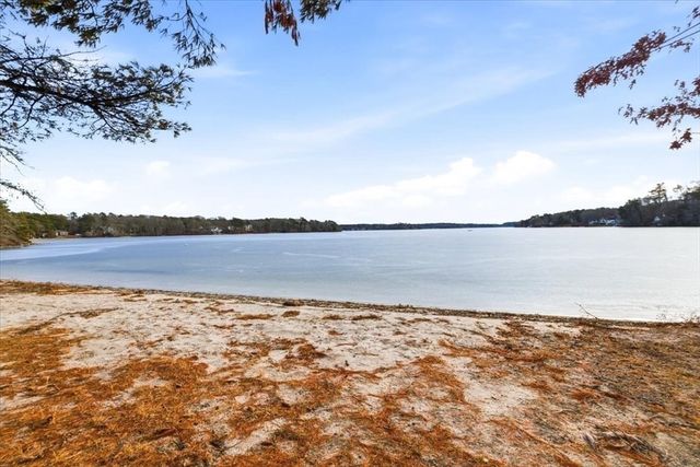 53 Carters Bridge Rd, Plymouth, MA 02360