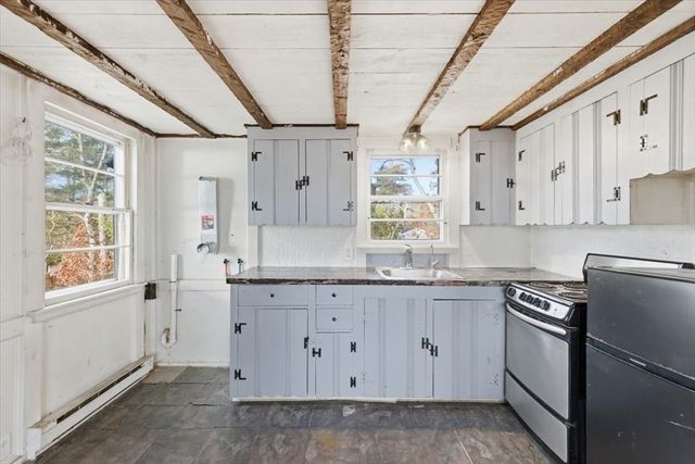 53 Carters Bridge Rd, Plymouth, MA 02360