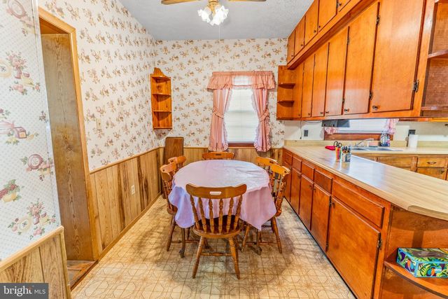 415 E MOLER AVE, Martinsburg, WV 25404