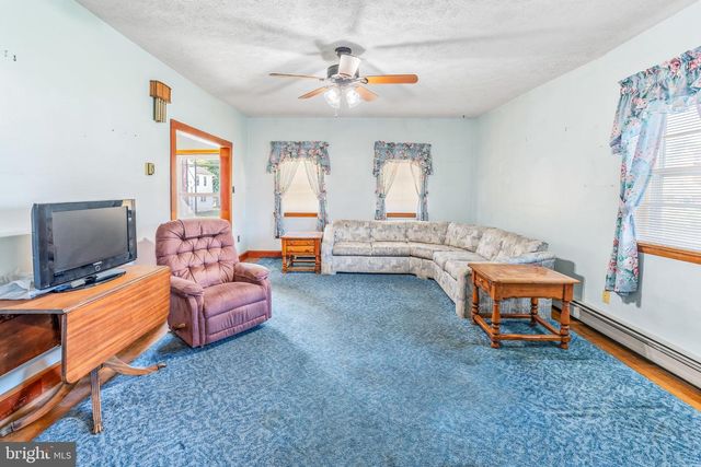415 E MOLER AVE, Martinsburg, WV 25404
