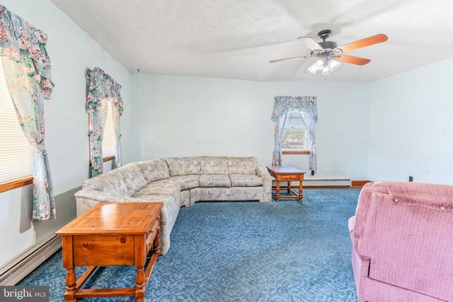 415 E MOLER AVE, Martinsburg, WV 25404