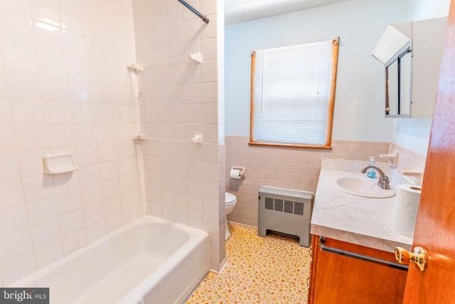 415 E MOLER AVE, Martinsburg, WV 25404