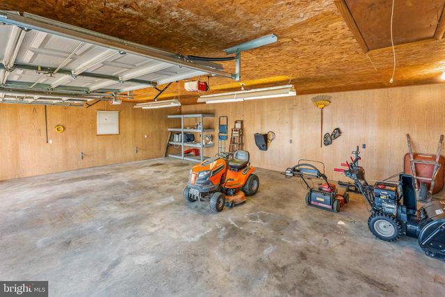 415 E MOLER AVE, Martinsburg, WV 25404