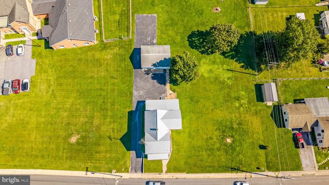 415 E MOLER AVE, Martinsburg, WV 25404