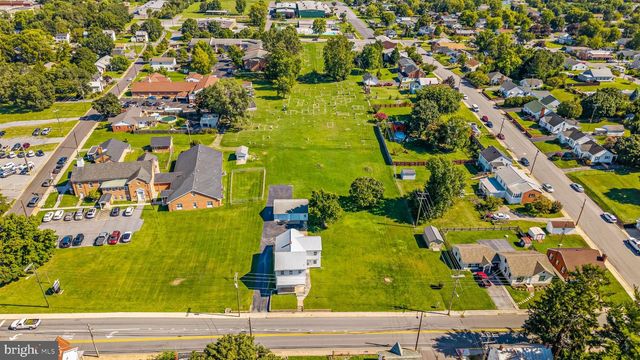 415 E MOLER AVE, Martinsburg, WV 25404