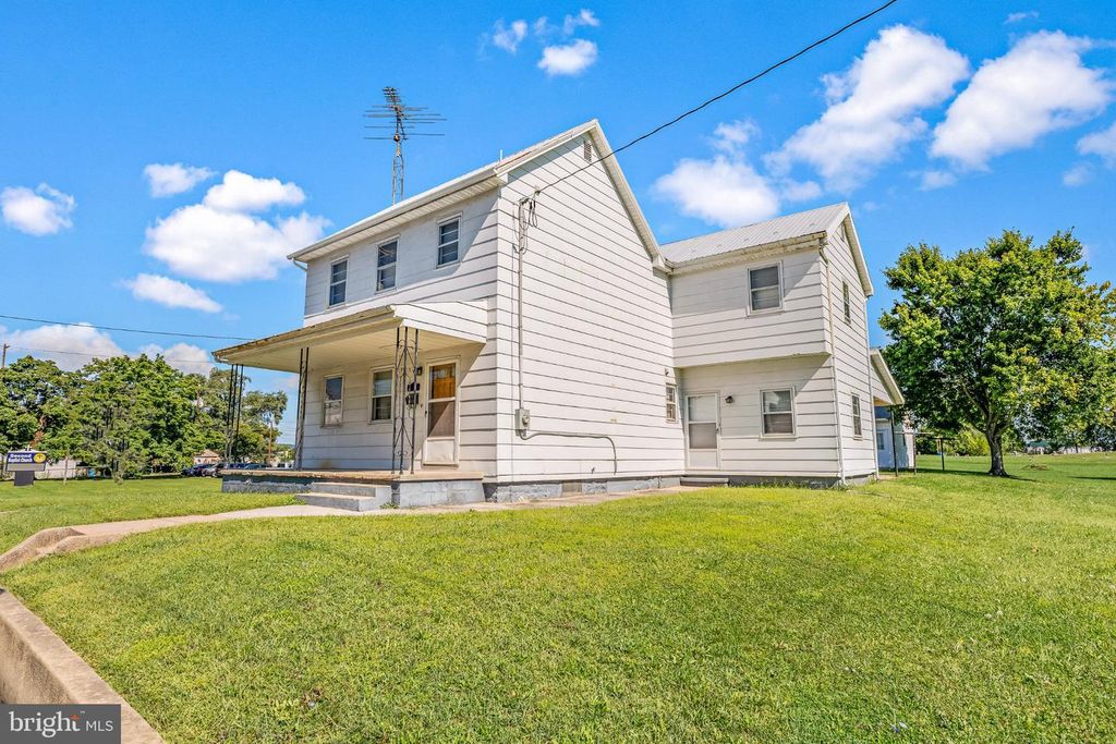 415 E MOLER AVE, Martinsburg, WV 25404