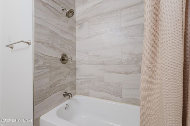 6121 Middlerose Cir, Louisville, KY 40272