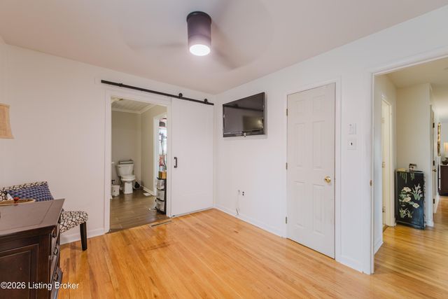 6121 Middlerose Cir, Louisville, KY 40272