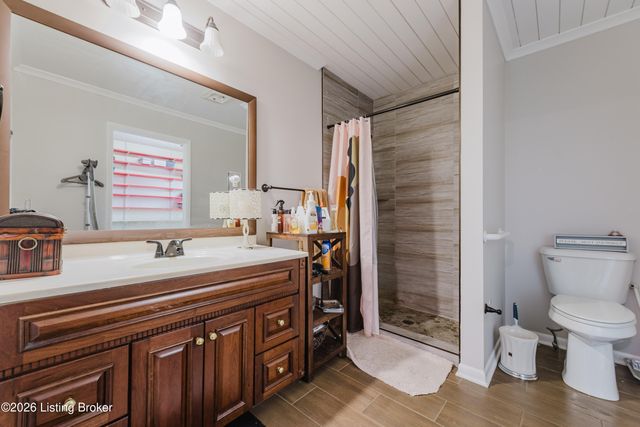 6121 Middlerose Cir, Louisville, KY 40272