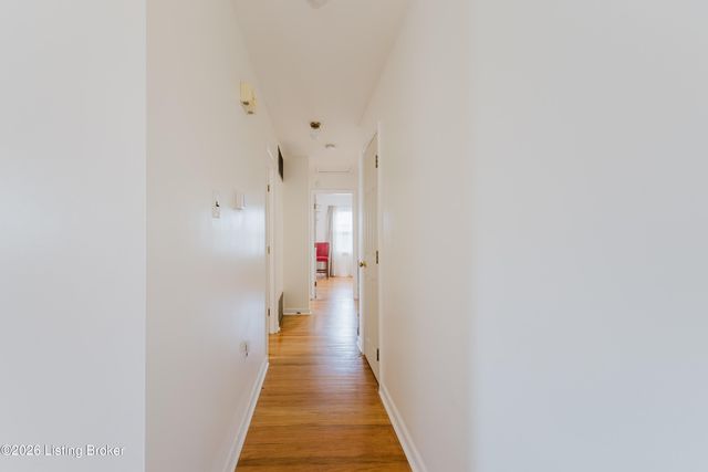 6121 Middlerose Cir, Louisville, KY 40272